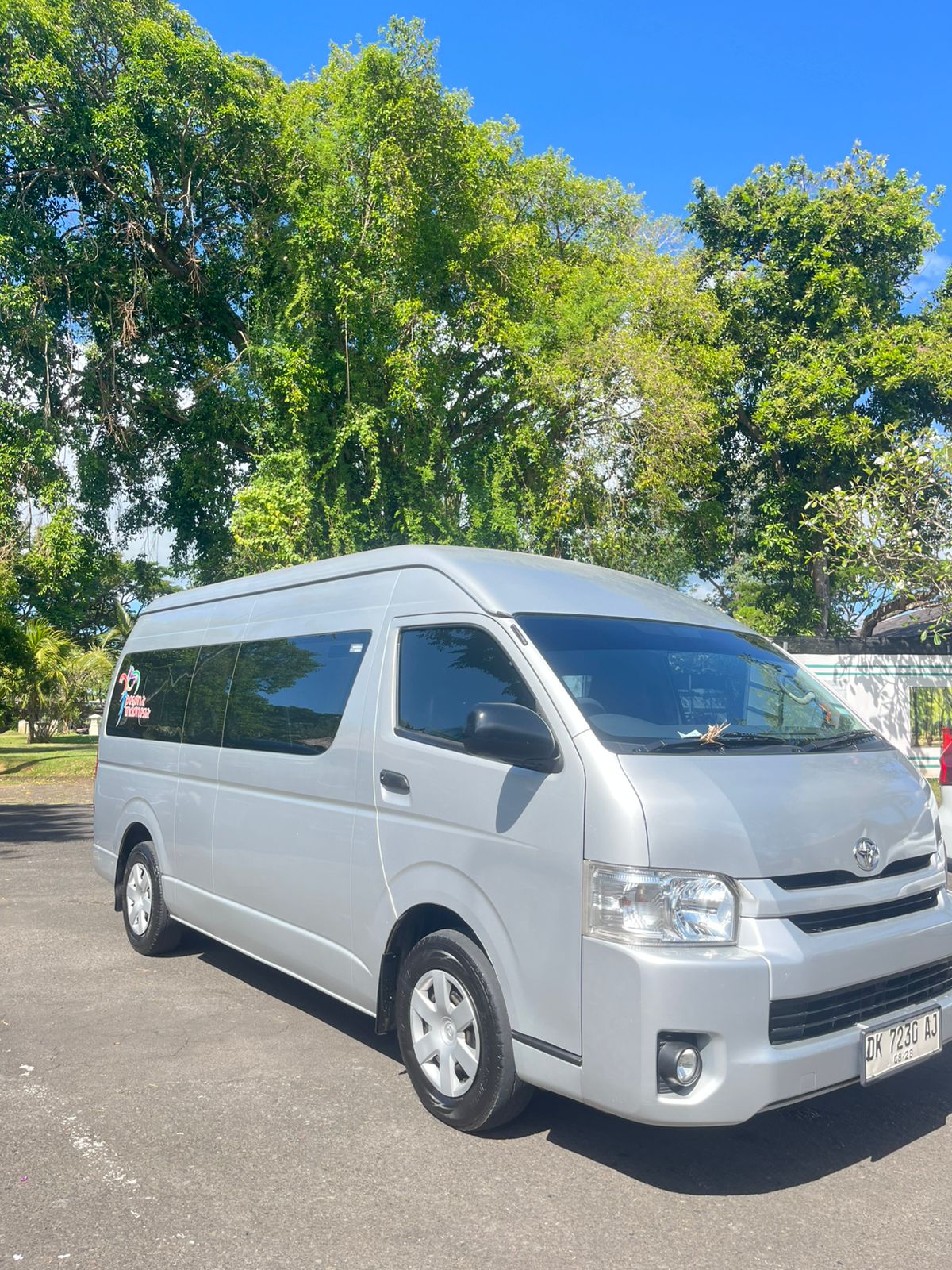 Hiace Commuter